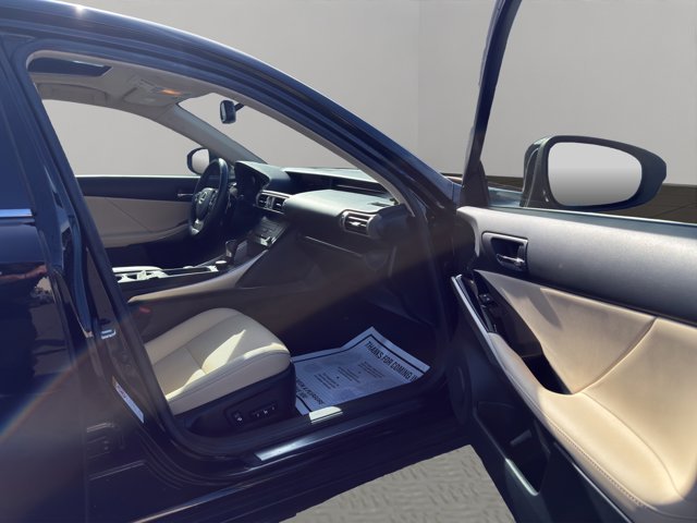 Used 2016 Black Lexus  image 19