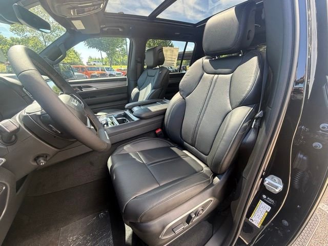 New 2026 High Gloss Black Exterior Paint Jeep Limited Reserve image 22