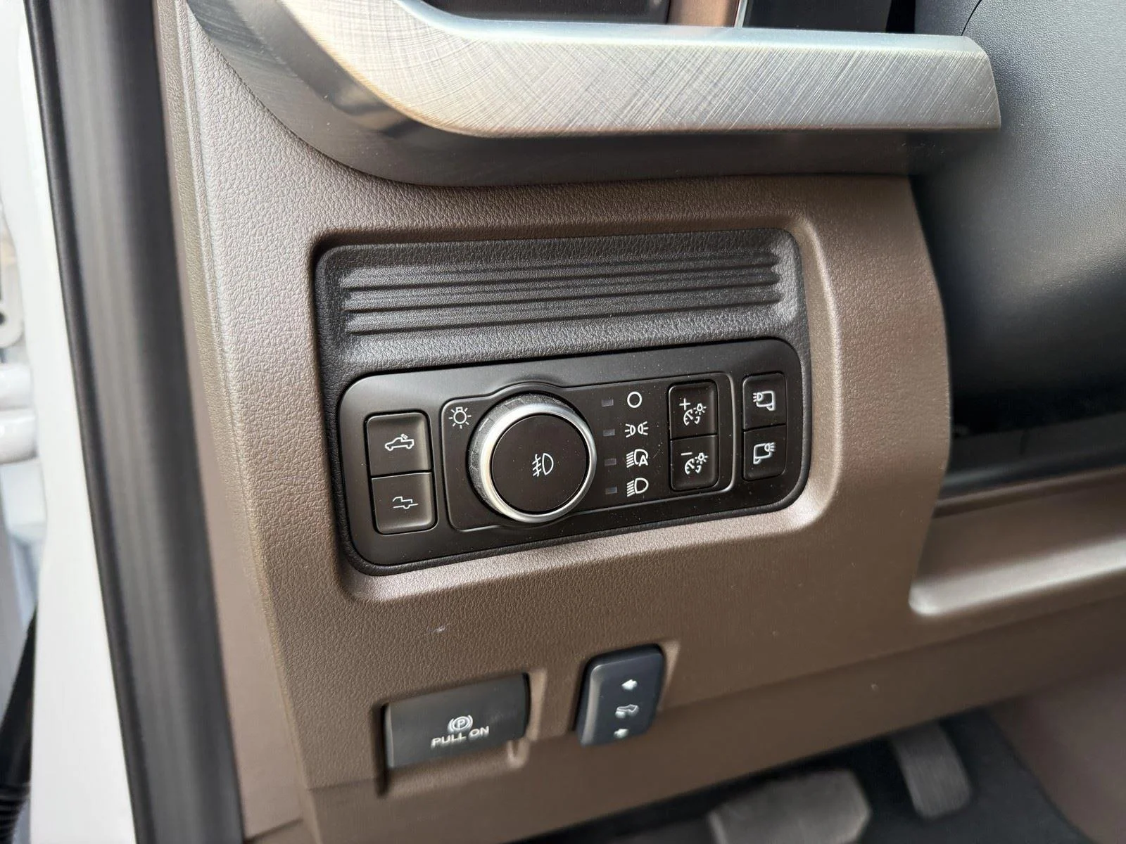 New 2026 Oxford White Ford King Ranch image 17