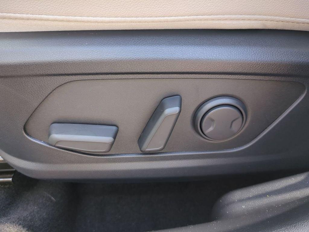 New 2026 Silver Hyundai SEL AWD image 23