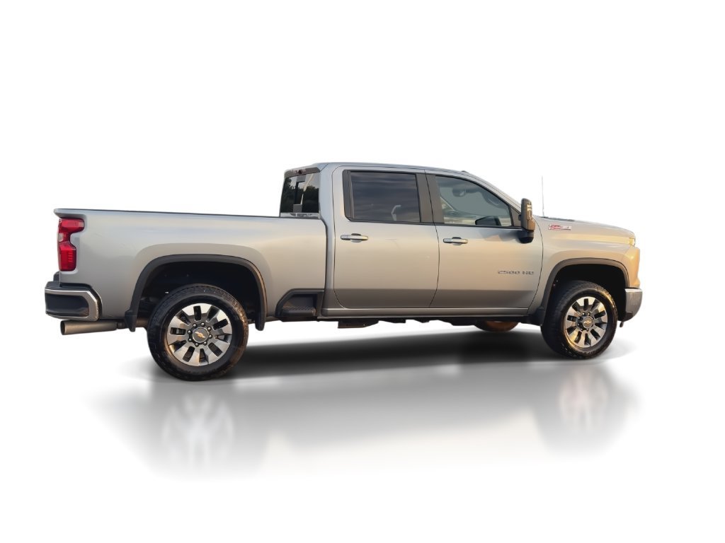 Used 2025 Sterling Gray Metallic Chevrolet LT image 9