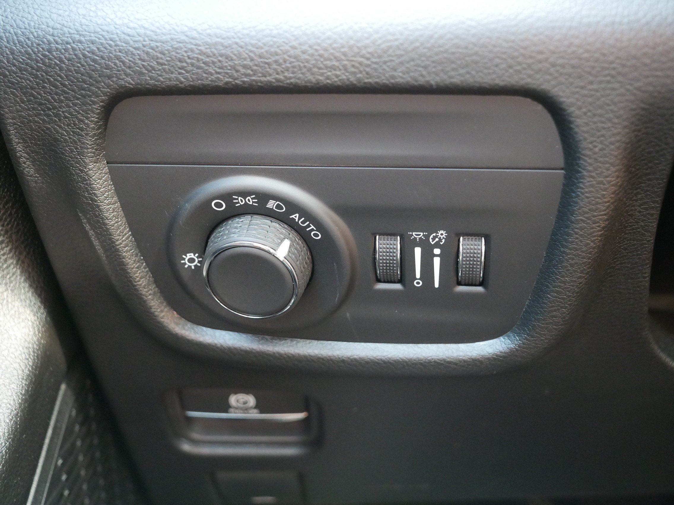 Used 2025 Bright White Clearcoat Jeep Altitude X image 26