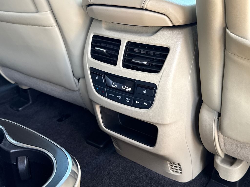 Used 2018 White Diamond Pearl Acura 3.5L image 19