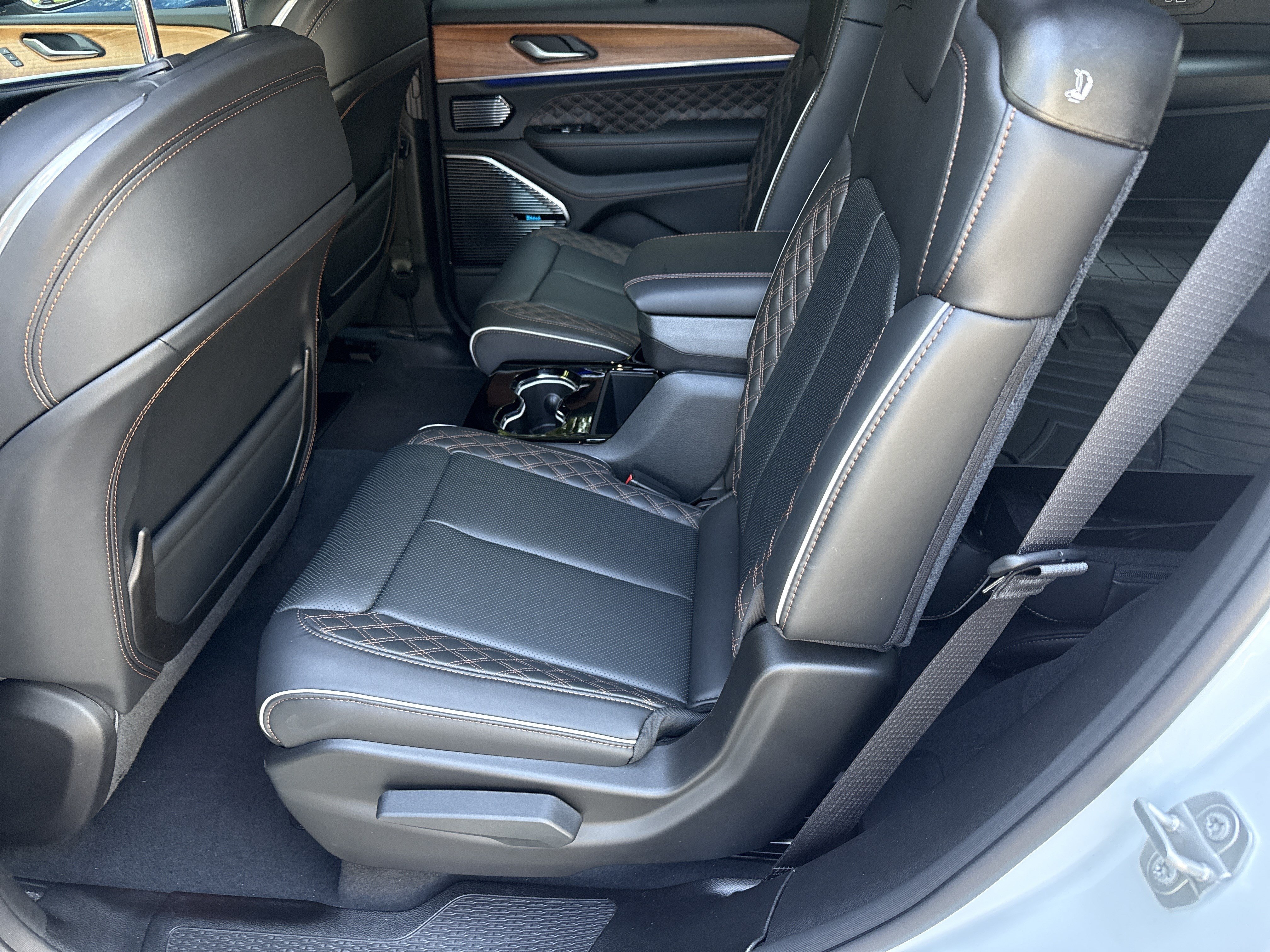 Used 2024 Bright White Clearcoat Jeep Summit Reserve image 20