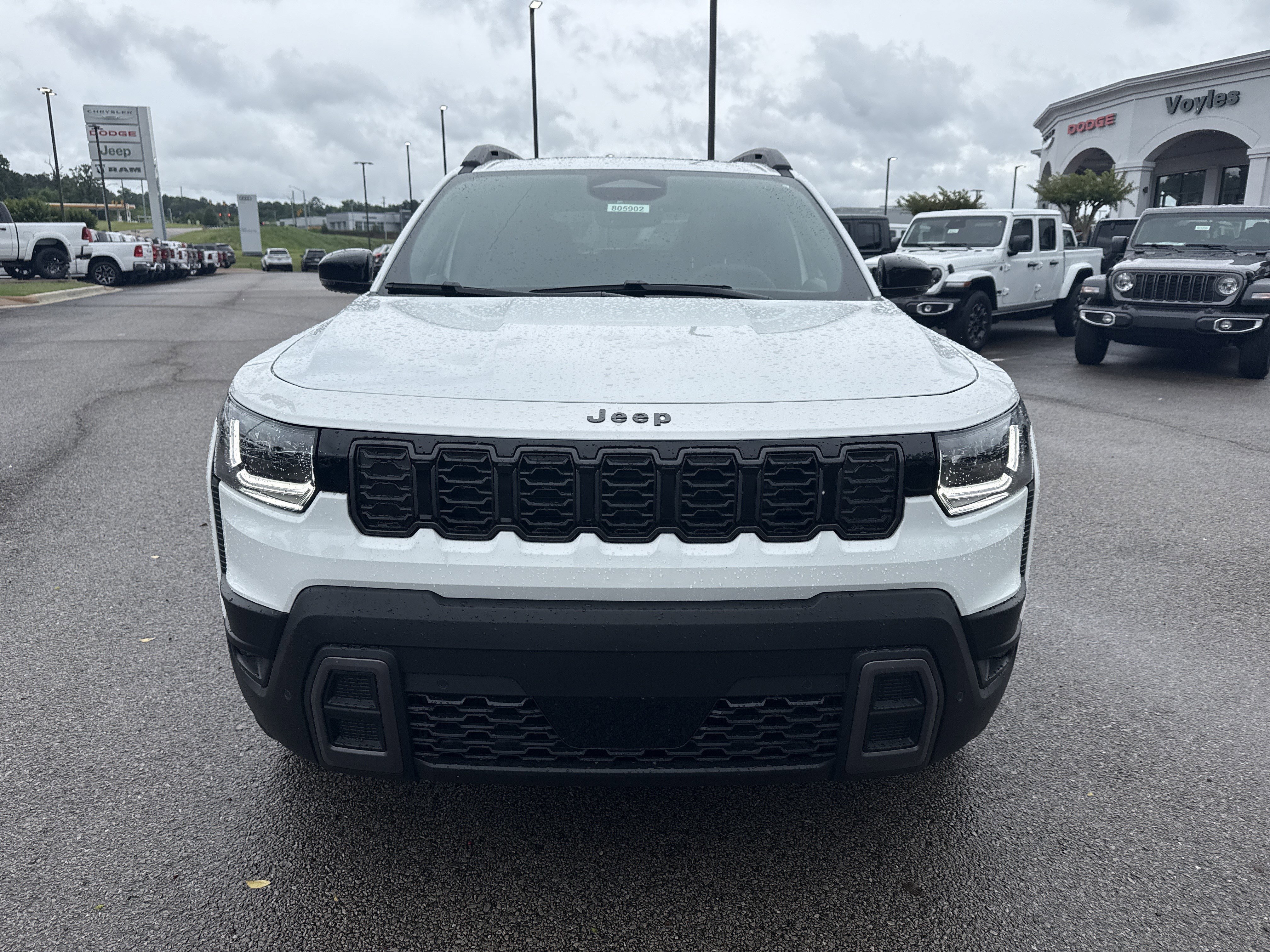 New 2026 Bright White Clear-Coat Exterior Paint Jeep Overland image 2