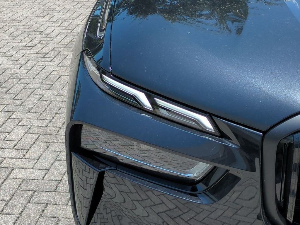 New 2027 Black Sapphire Metallic BMW xDrive40i image 10