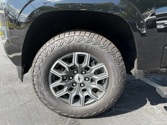 New 2026 Black Chevrolet Z71 image 7