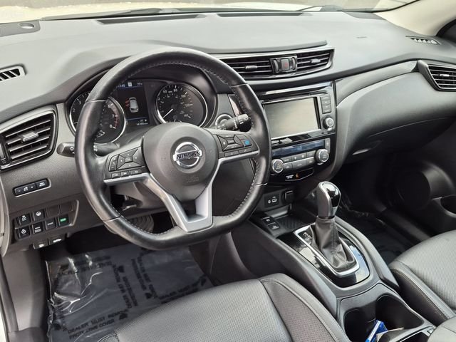 Certified Used 2022 White Nissan SL image 12