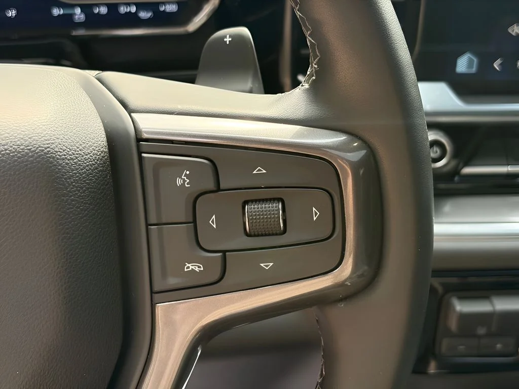 Used 2025 Sterling Gray Metallic Chevrolet High Country image 19