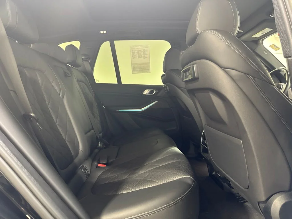 Used 2023 Jet Black BMW xDrive40i image 25