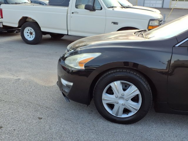 Used 2015 Black Nissan 2.5 S image 21