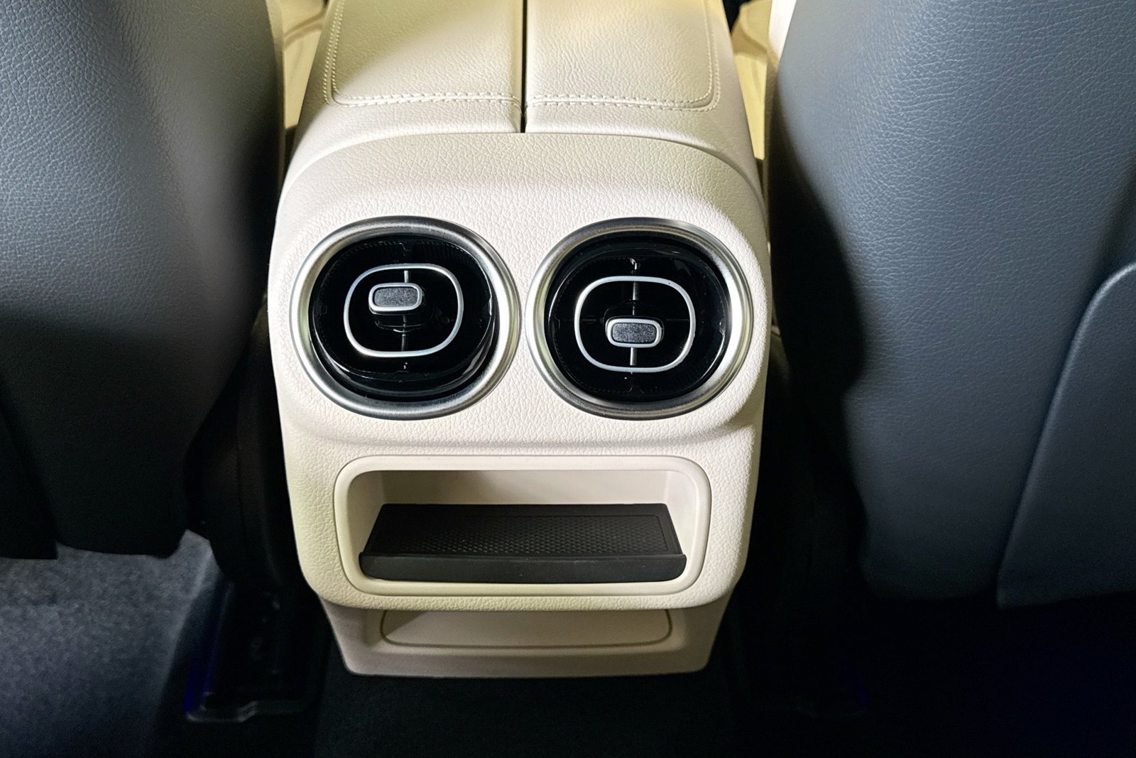 New 2026 Polar White Mercedes-Benz GLC 300 image 22