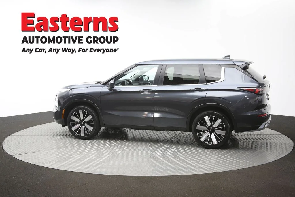 Used 2025 Gray Mitsubishi SE image 62