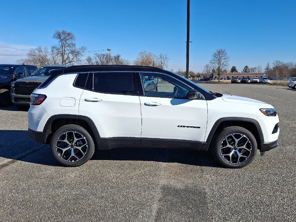 New 2026 Bright White Clear-Coat Exterior Paint Jeep Limited image 9