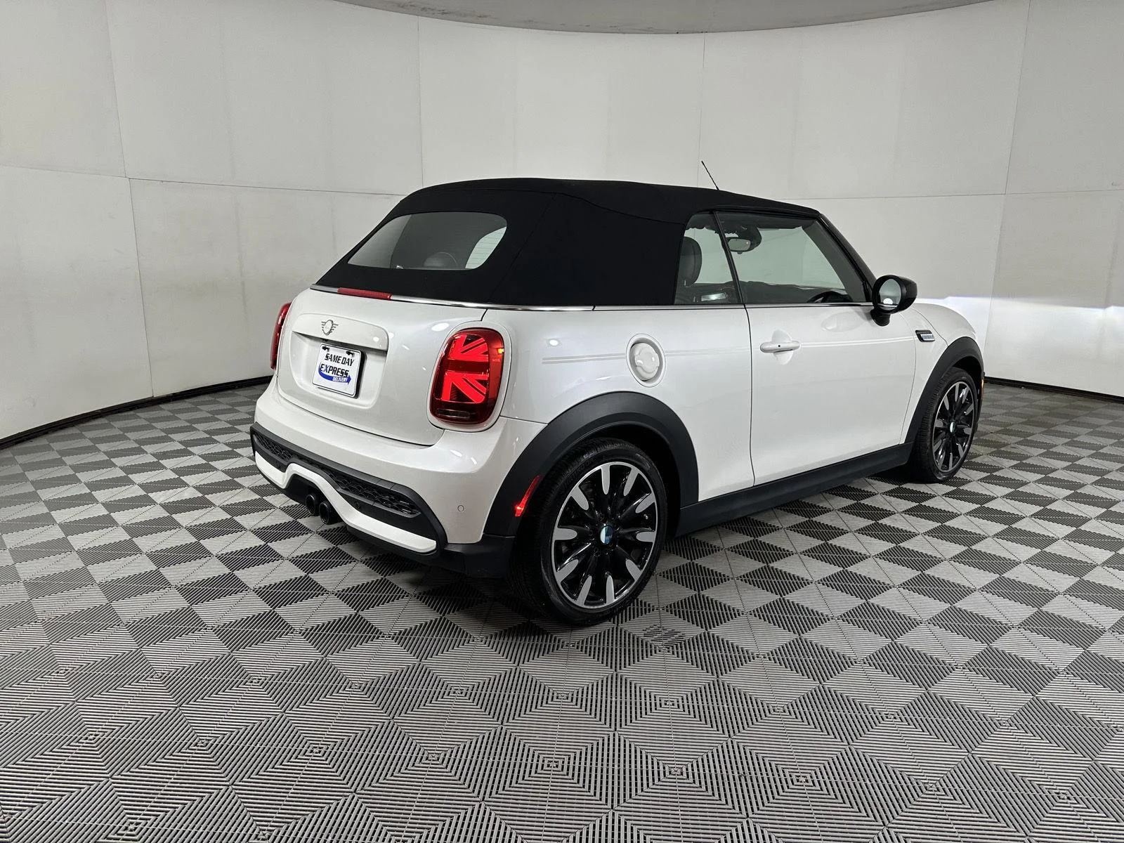 Used 2024 Nanuq White Metallic MINI Cooper S image 24