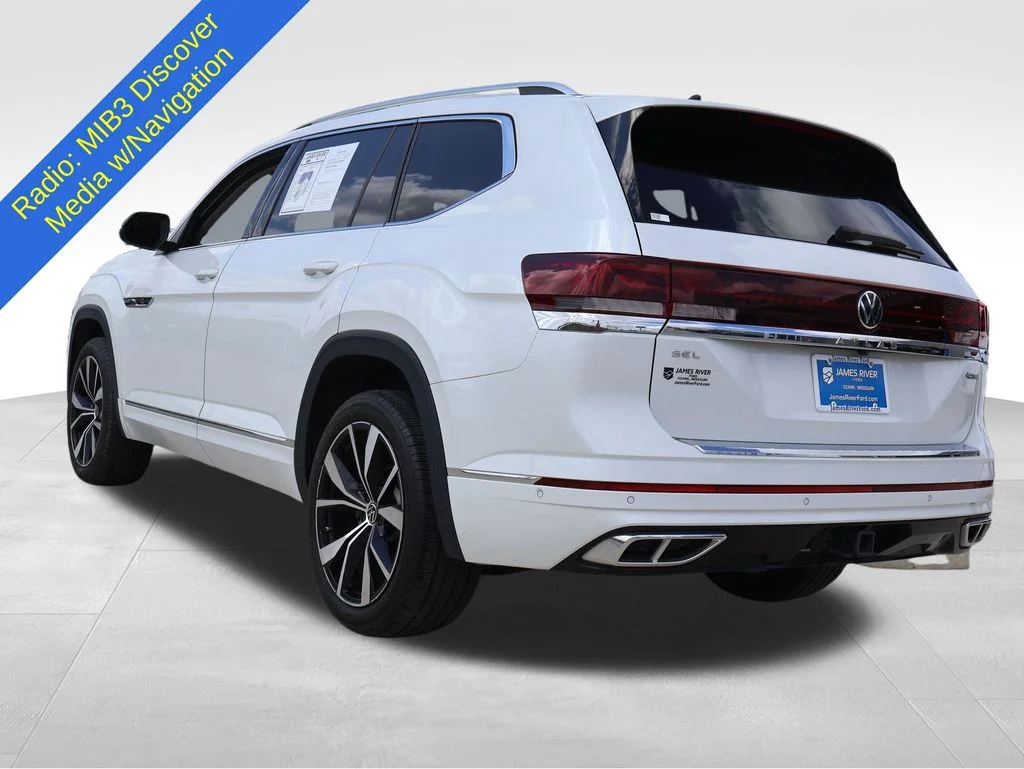 Used 2024  Volkswagen 2.0T SEL Premium R-Line image 3