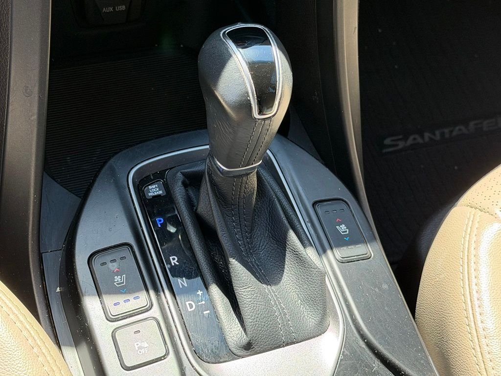 Used 2014 Red Hyundai Base image 26