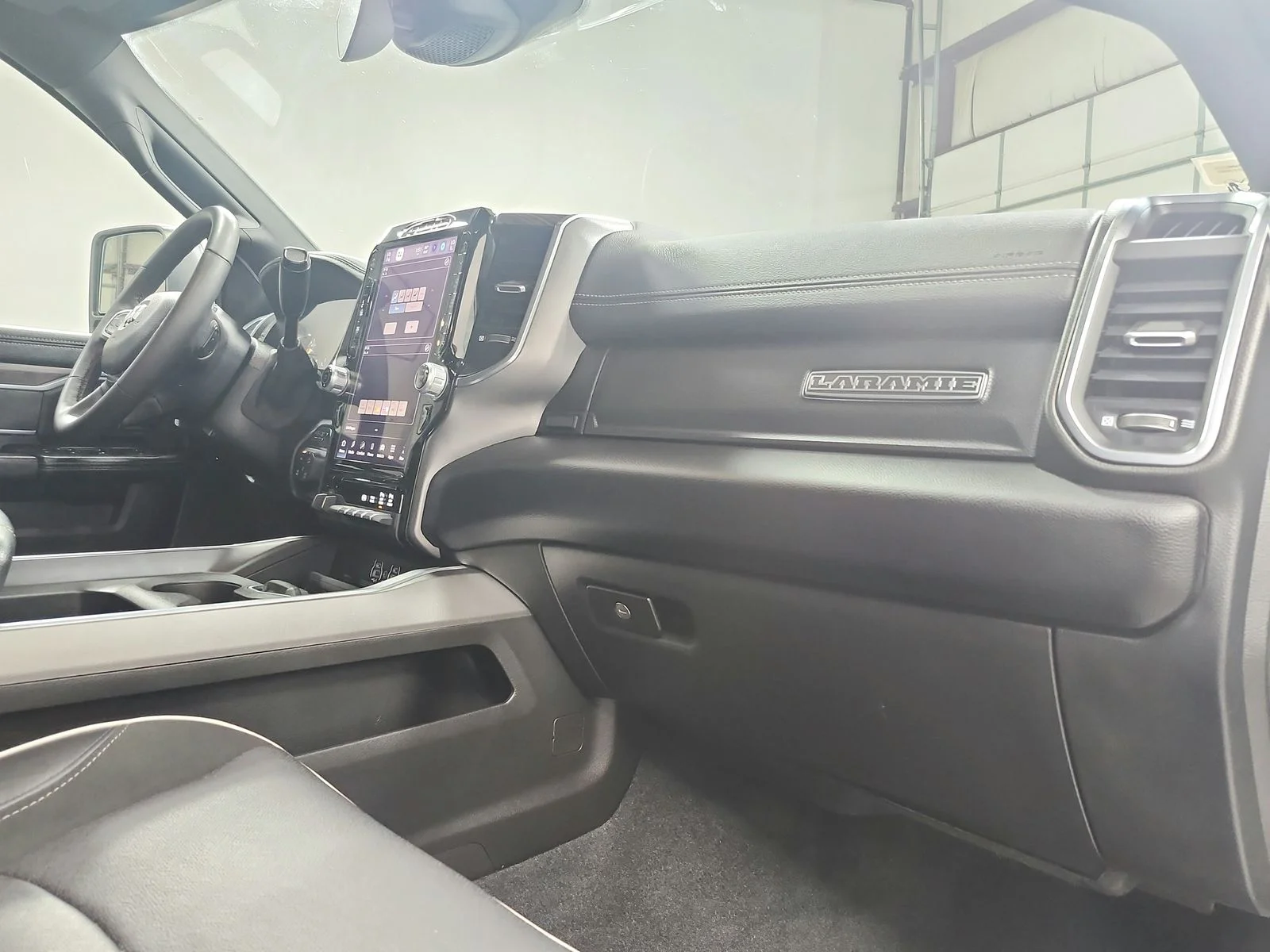 Used 2025 White Ram Laramie image 41