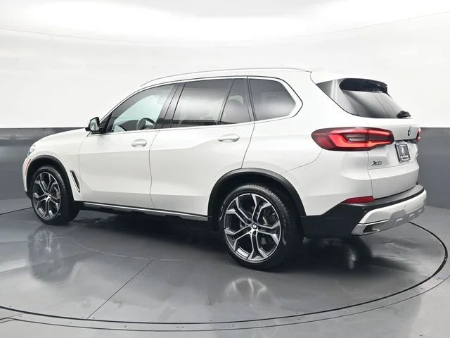 Used 2023 White BMW sDrive40i image 7