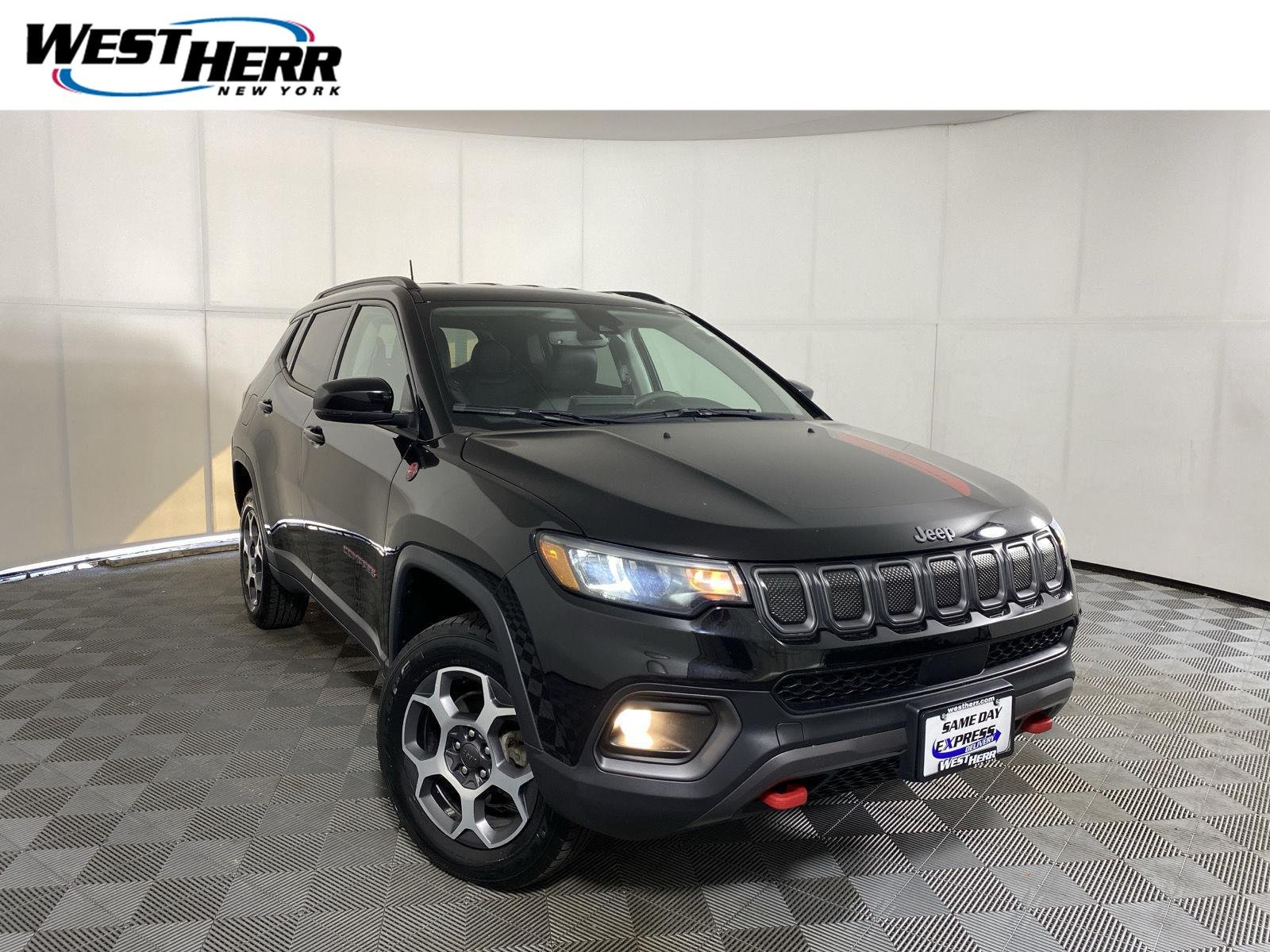 Used 2022 Diamond Black Crystal Pearlcoa Jeep Trailhawk image 1