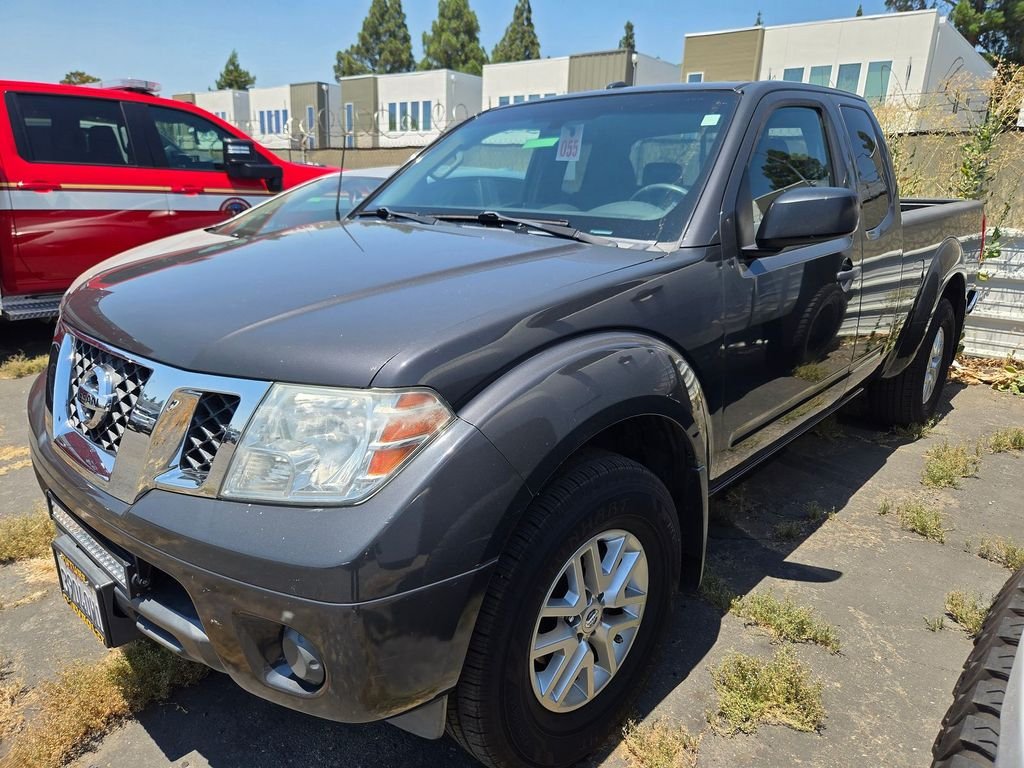 Used 2015 Black Nissan SV image 3