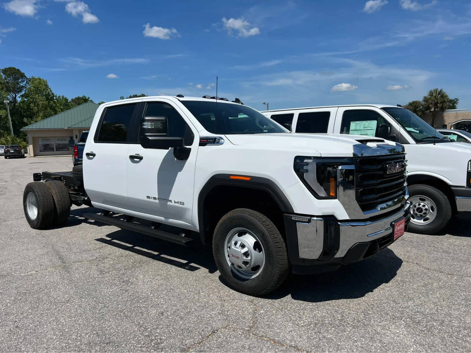 New 2026 Summit White GMC Pro image 2