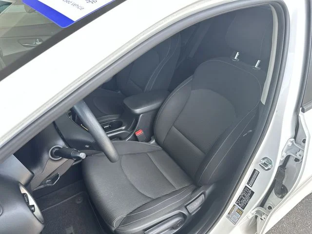 Used 2021 White Kia LXS image 12