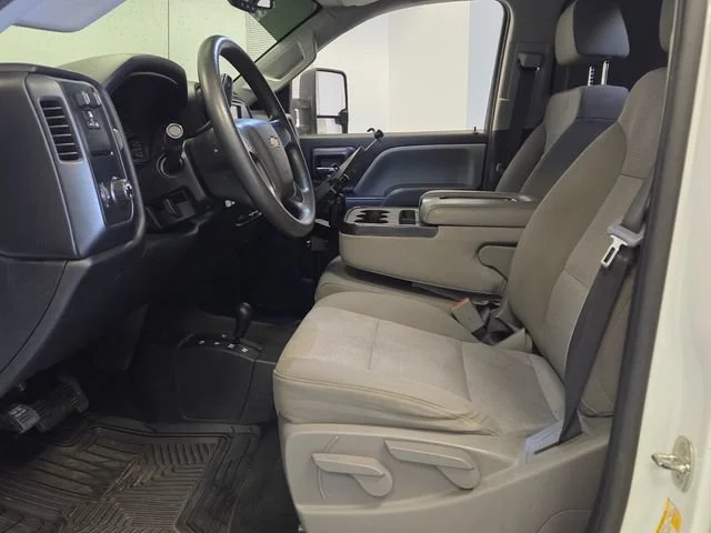 Used 2019 SUMMIT WHITE Chevrolet Work Truck image 11