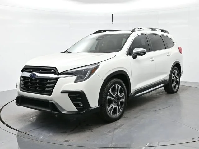 Used 2023 Crystal White Pea Subaru Limited image 3