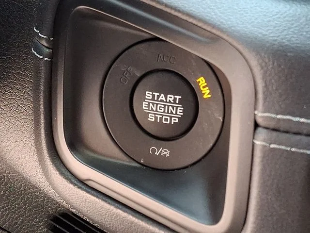 Used 2025 White Jeep Sahara image 19
