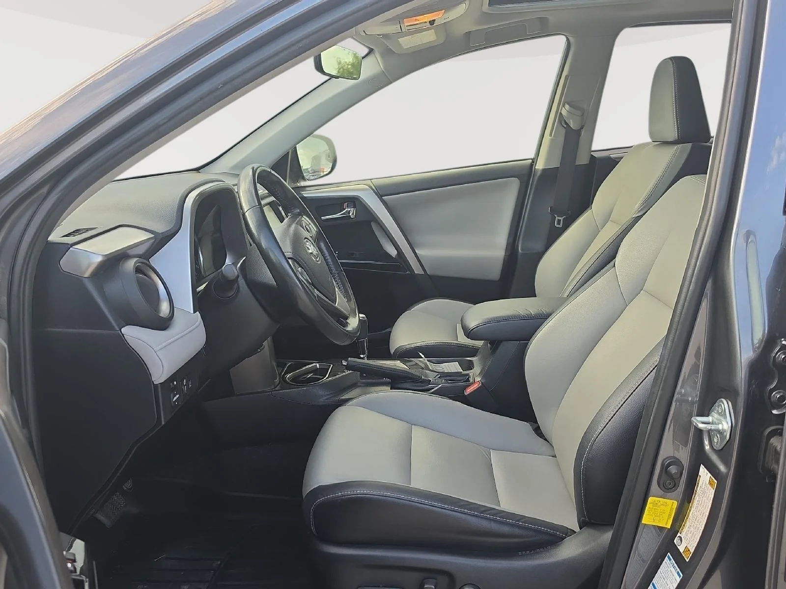 Used 2018 Magnetic Gray Metallic Toyota Limited image 11