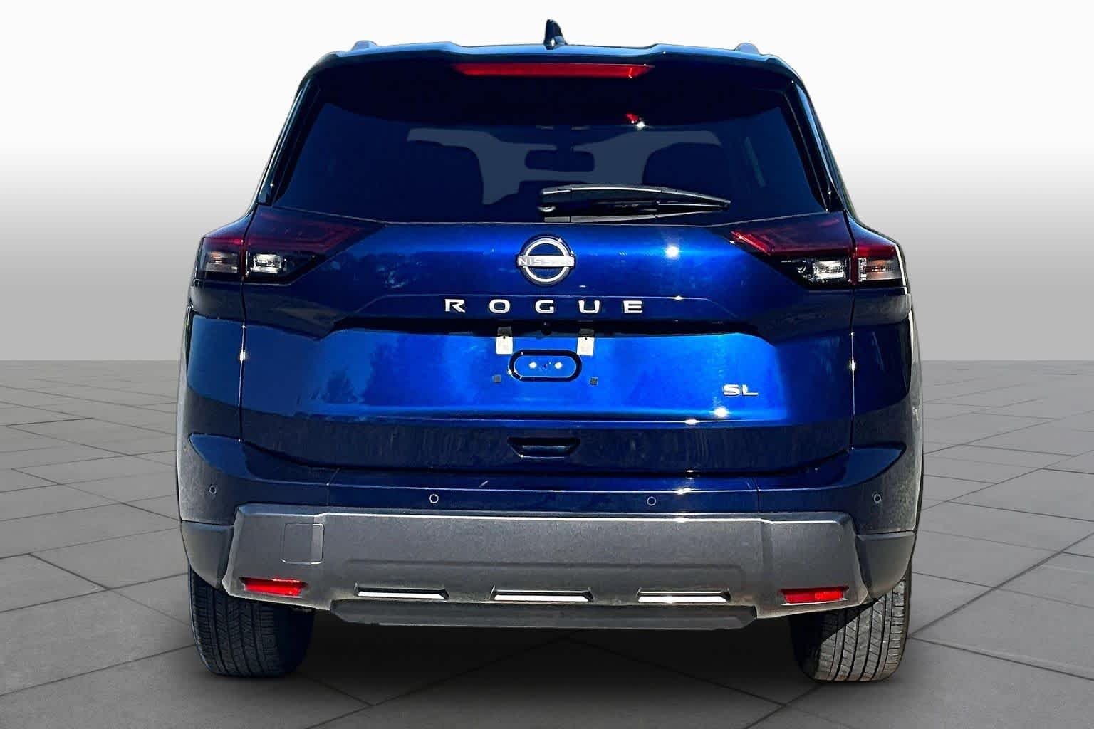 Used 2026 Deep Ocean Blue Pearl Nissan SL image 5