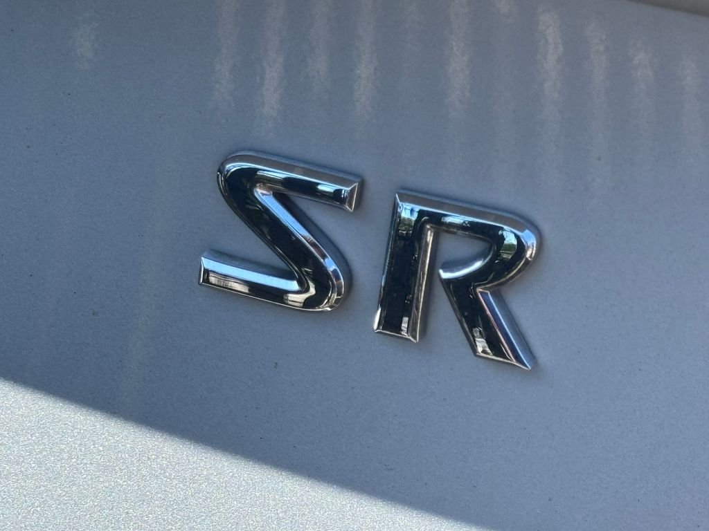 Used 2012 Silver Nissan 2.0 SR image 5