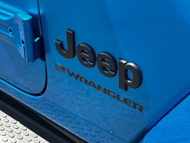 New 2026 Hydro Blue Pearl-Coat Exterior Paint Jeep Sahara image 10