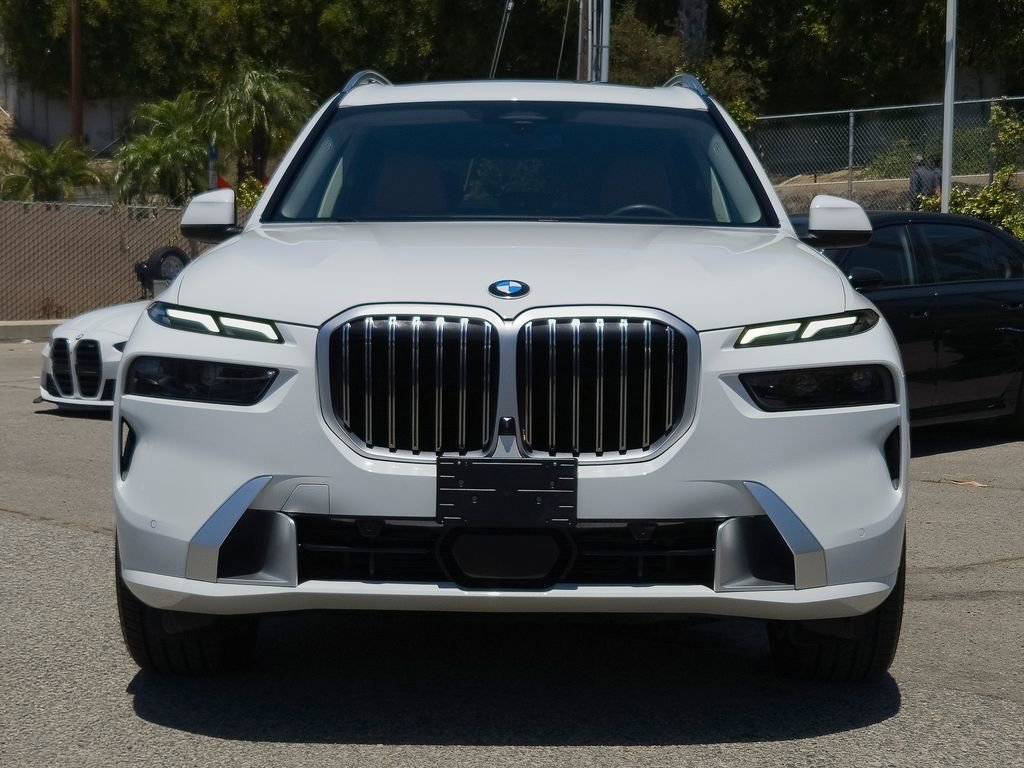 Used 2024 Alpine White BMW xDrive40i image 3