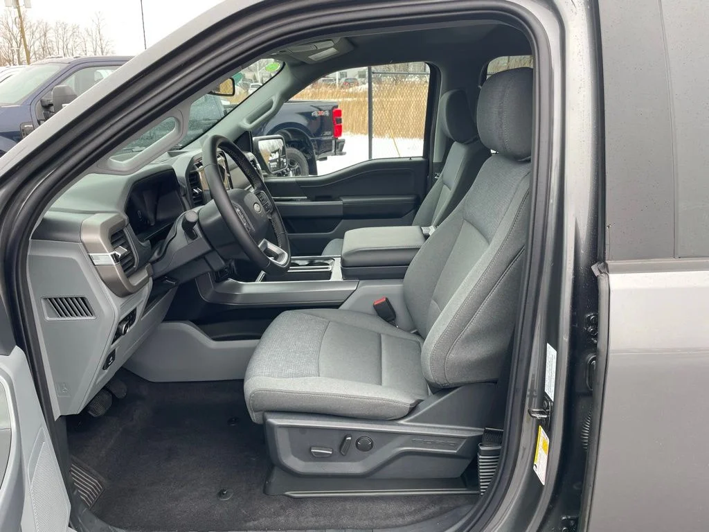 2025 Ford F-150 XLT - Photo 26