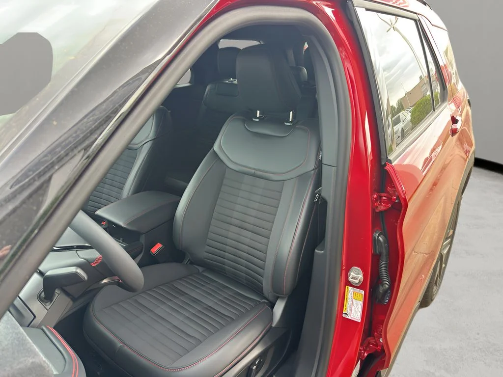 New 2026 Rapid Red Metallic Tinted Clearcoat Ford ST-Line image 27