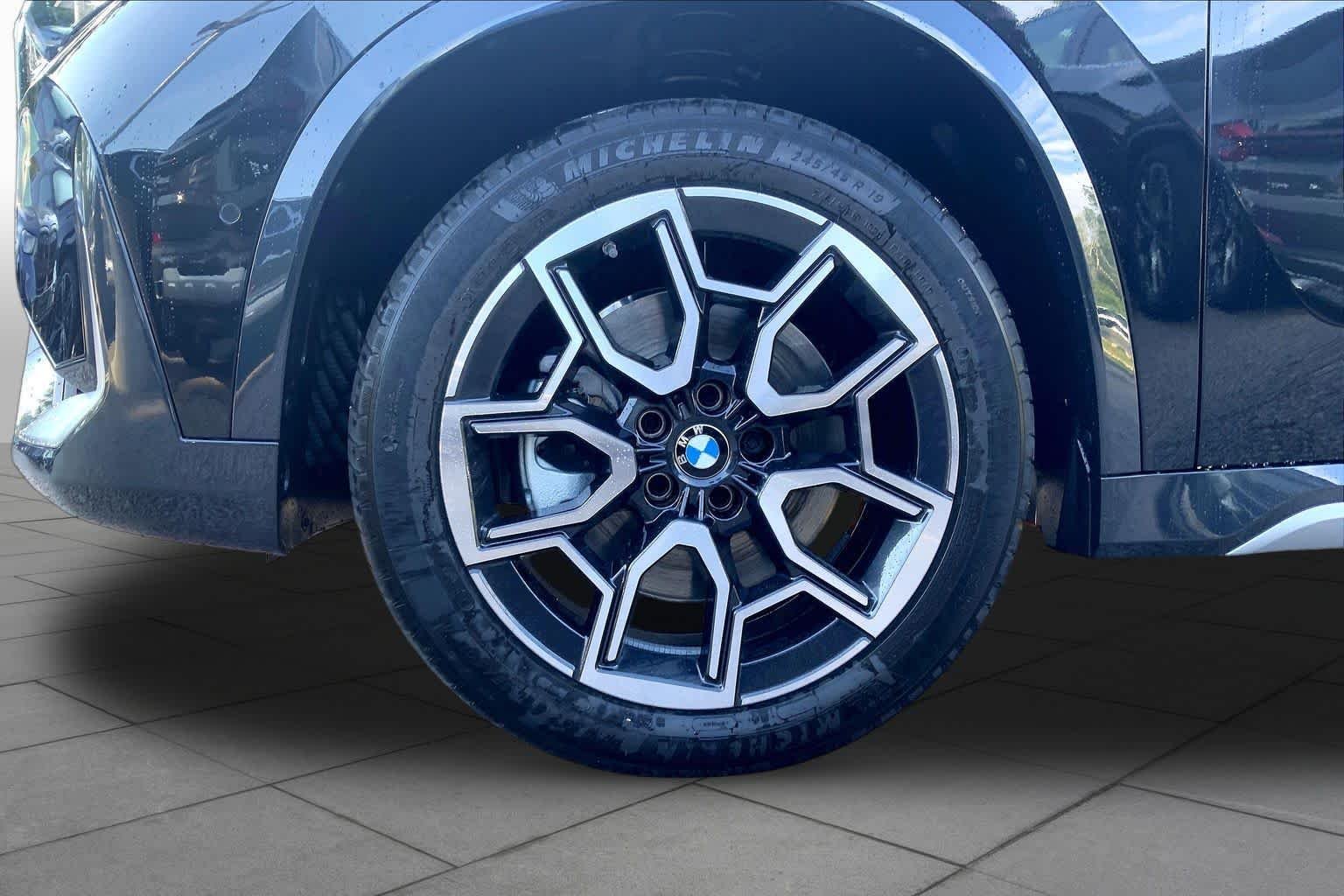 New 2027 Black Sapphire Metallic BMW xDrive28i image 11