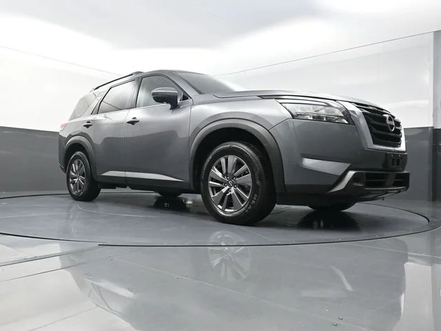 Used 2024 Gray Nissan SV image 32