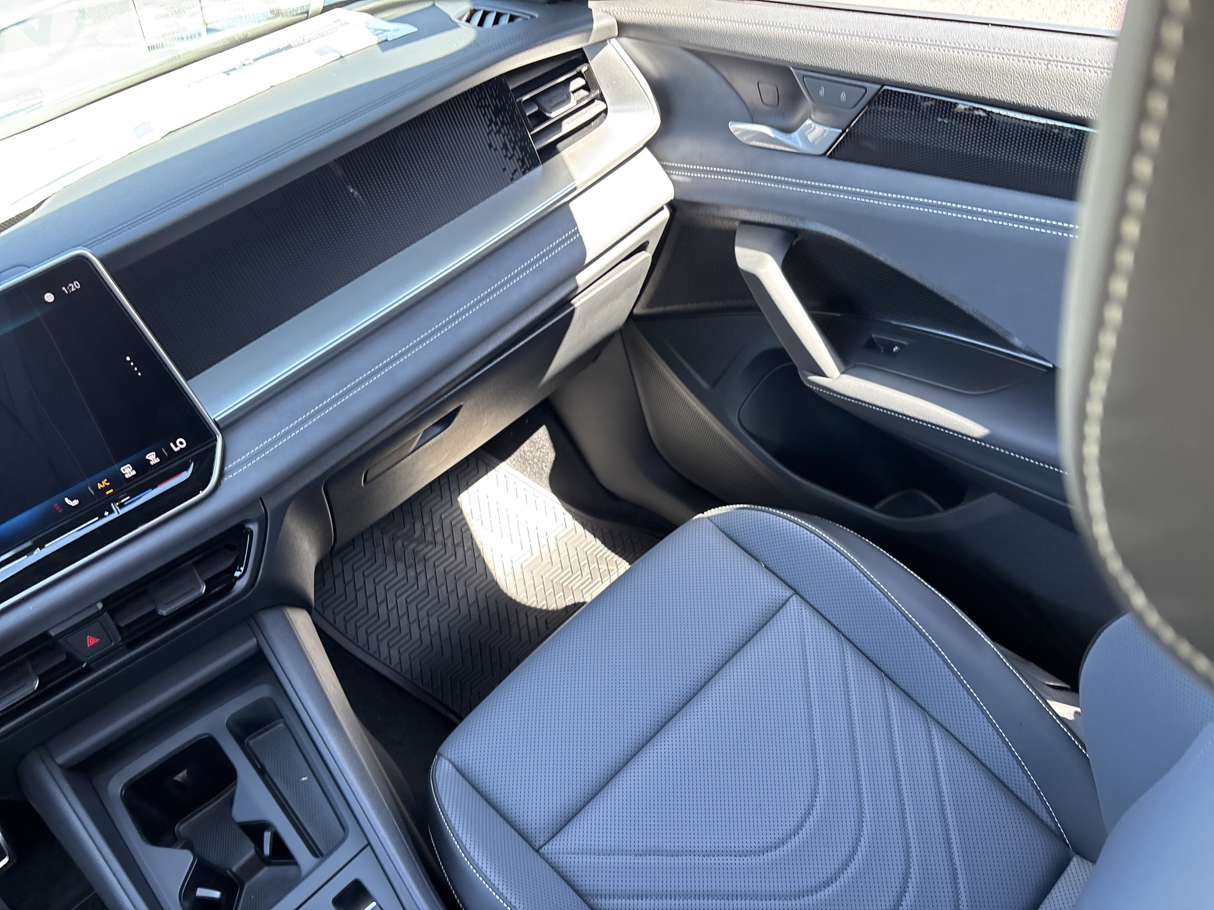New 2026 Platinum Gray Metallic Volkswagen SE R-Line Black image 12