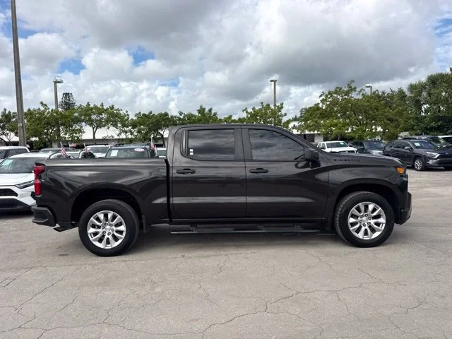 Used 2022 Brown Chevrolet Custom image 3