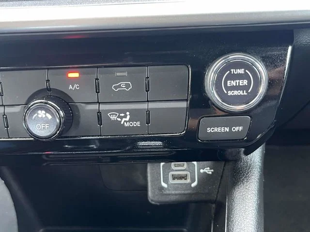 Certified Used 2024 Silver Zynith Jeep Latitude image 26