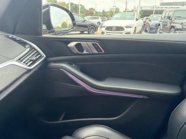 Used 2023 Black BMW xDrive40i image 14