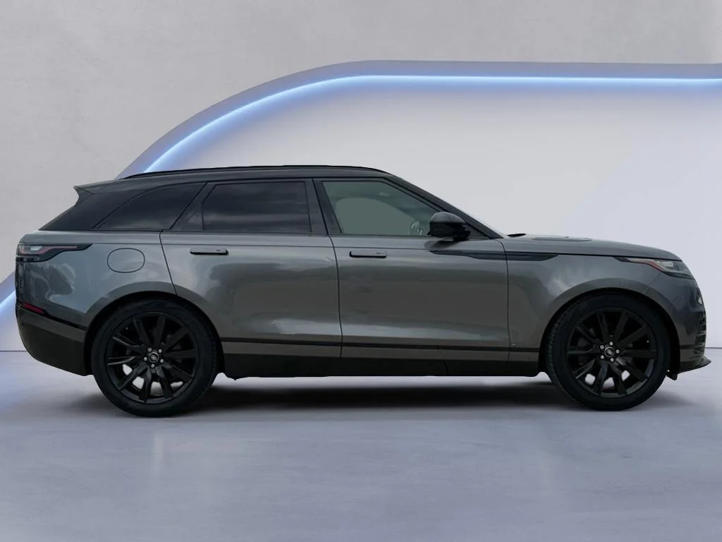 Used 2019 Corris Grey Metallic Land Rover R-Dynamic SE image 7
