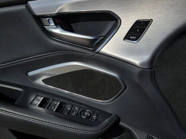 Used 2023 Liquid Carbon Metallic Acura RDX image 17