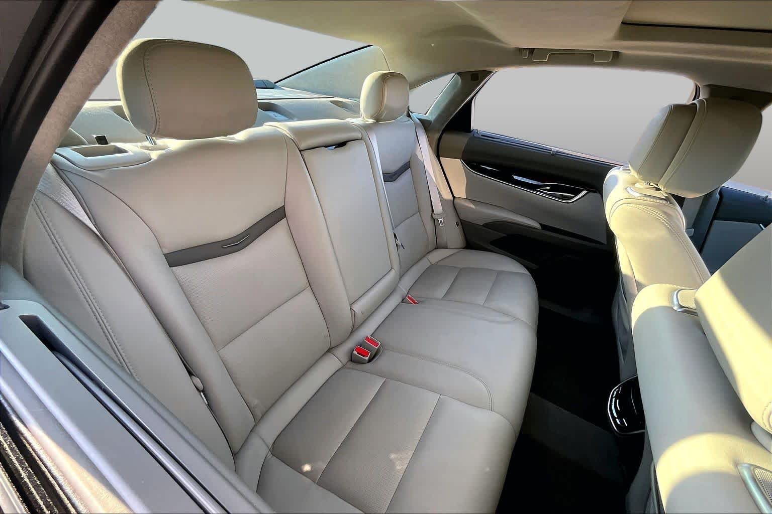Used 2014 White Diamond Tricoat Cadillac Platinum image 20