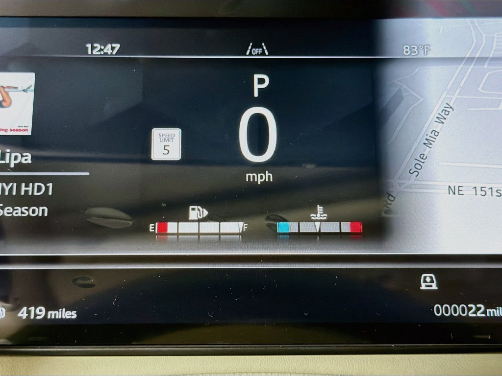 New 2027 Fuji White Land Rover SE image 12