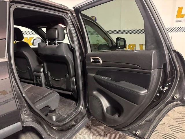 Used 2016 Brilliant Black Crystal Pearlcoat Jeep Laredo image 15