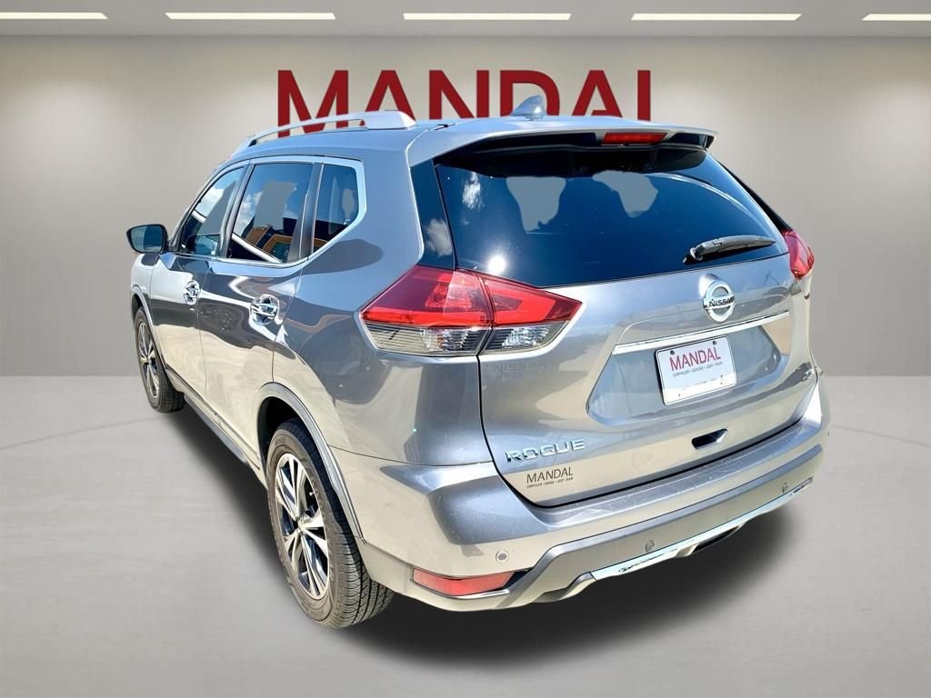 Used 2020 Gray Nissan SV image 8