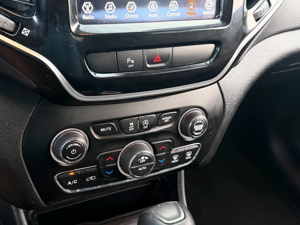 Used 2020 White Jeep Limited image 20